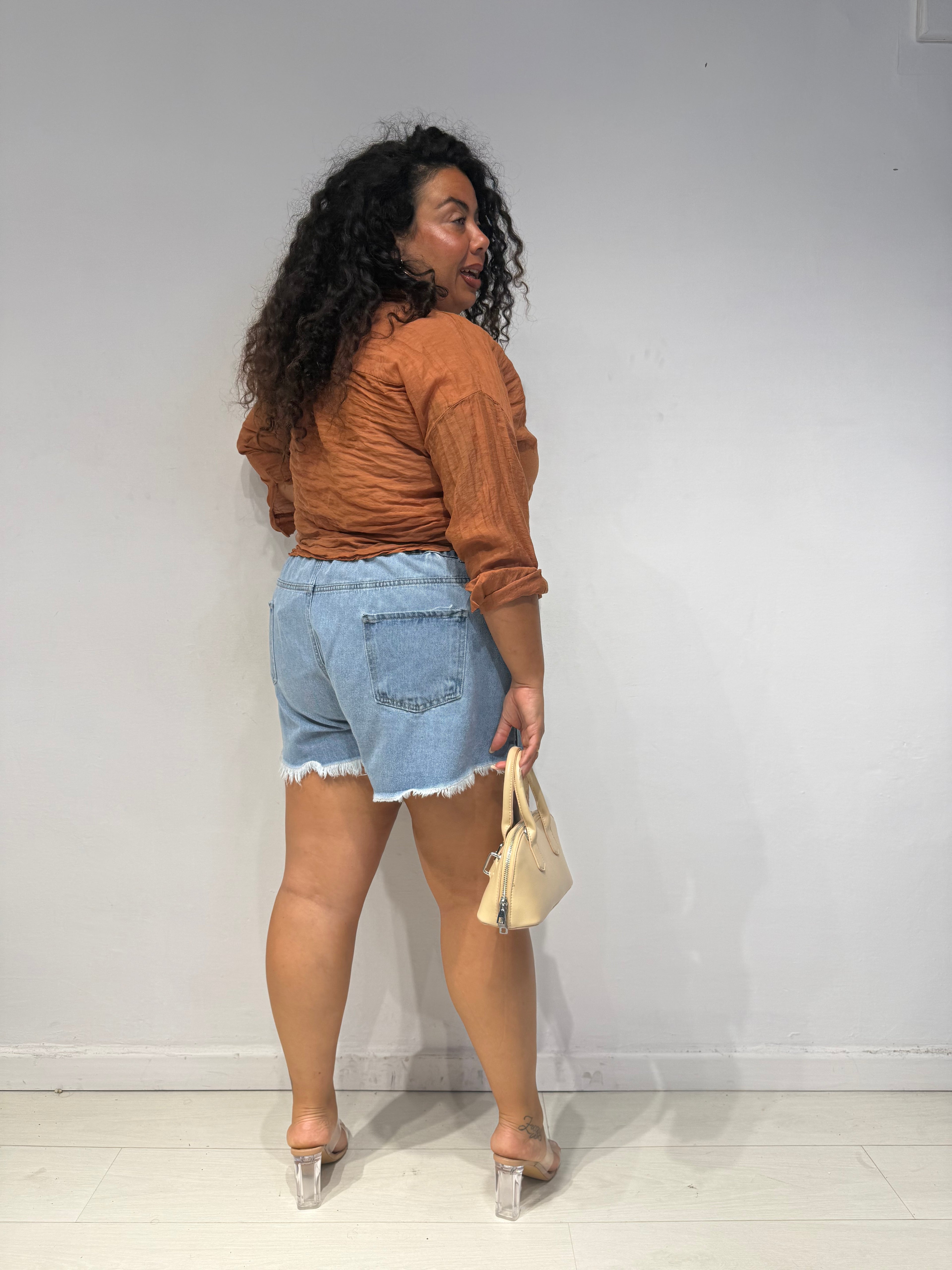 Shorts Denim Sfrangiato Chiaro