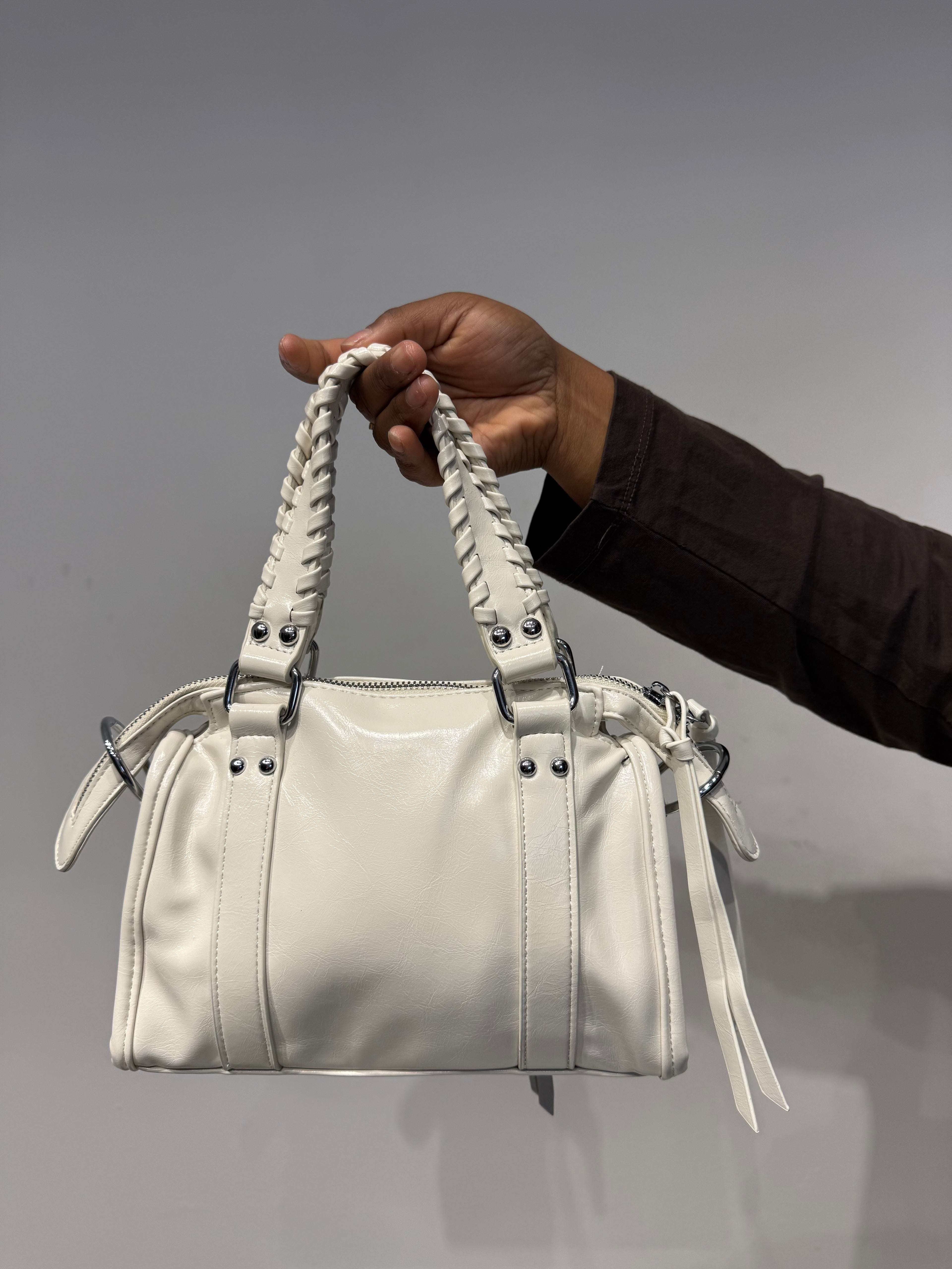 Borsa Sara
