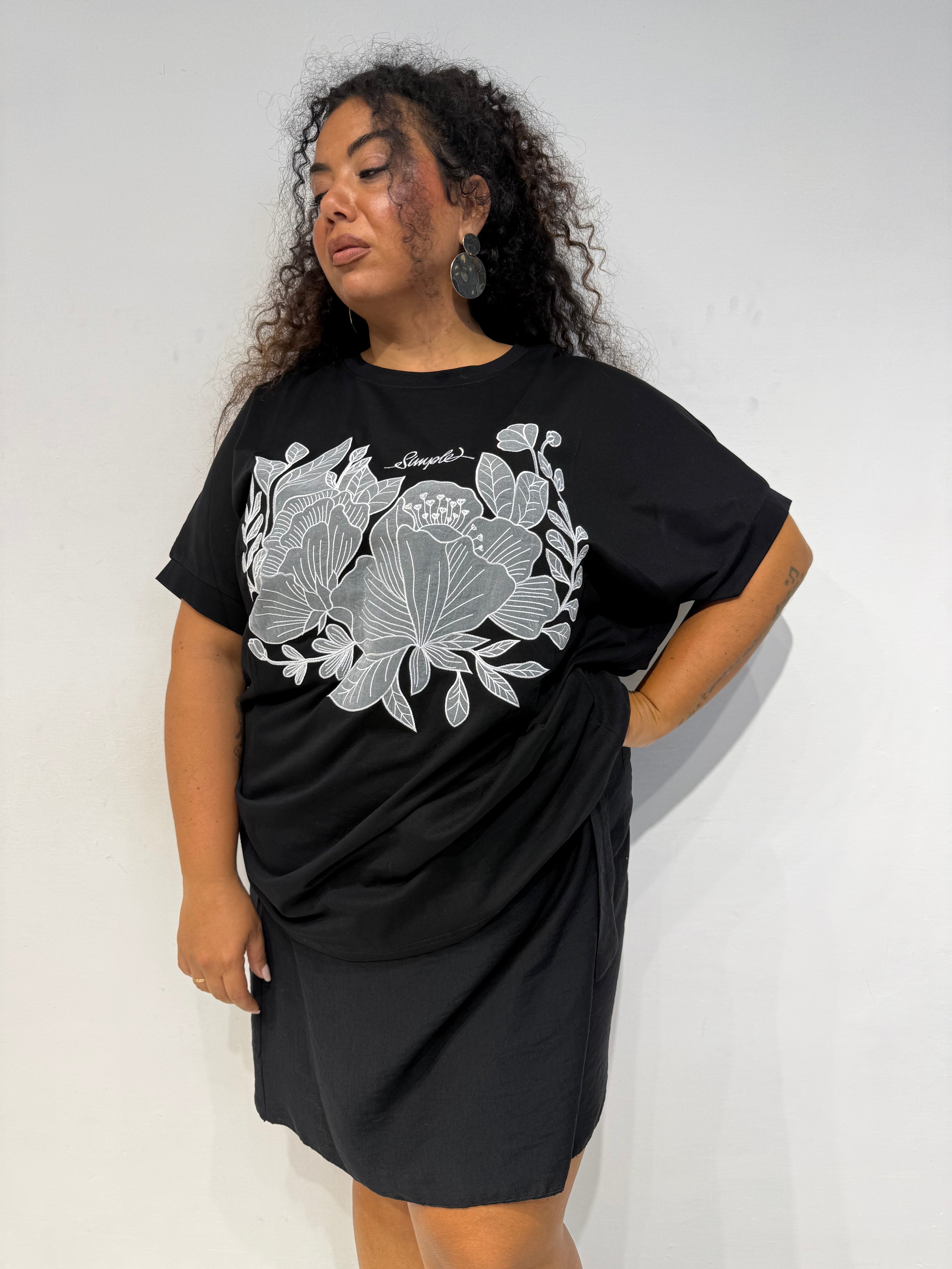 T-Shirt Flower Nera