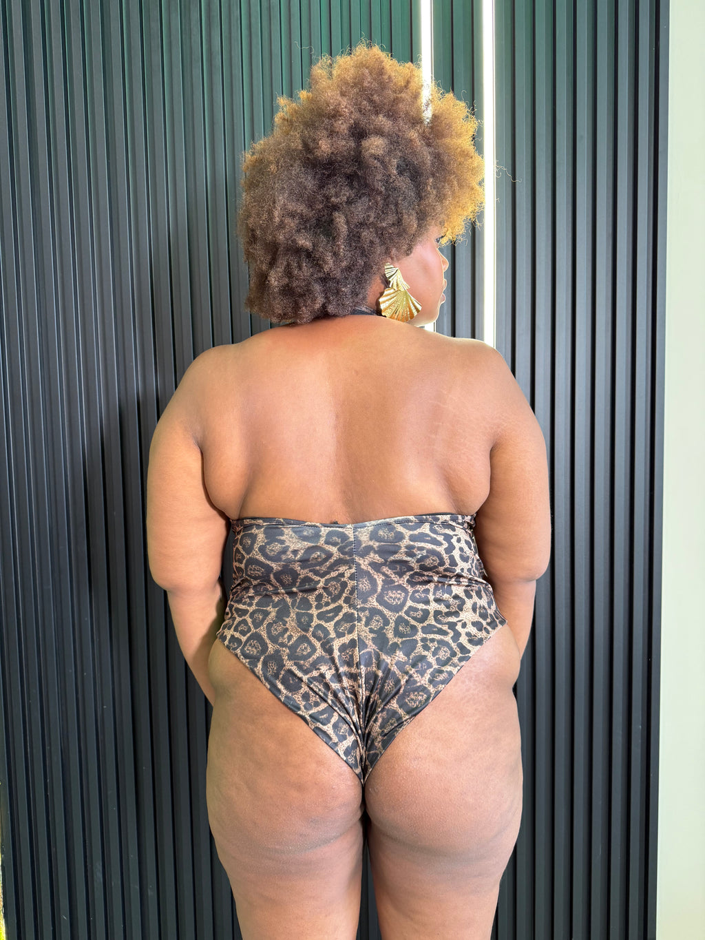 Monokini Versus Edition