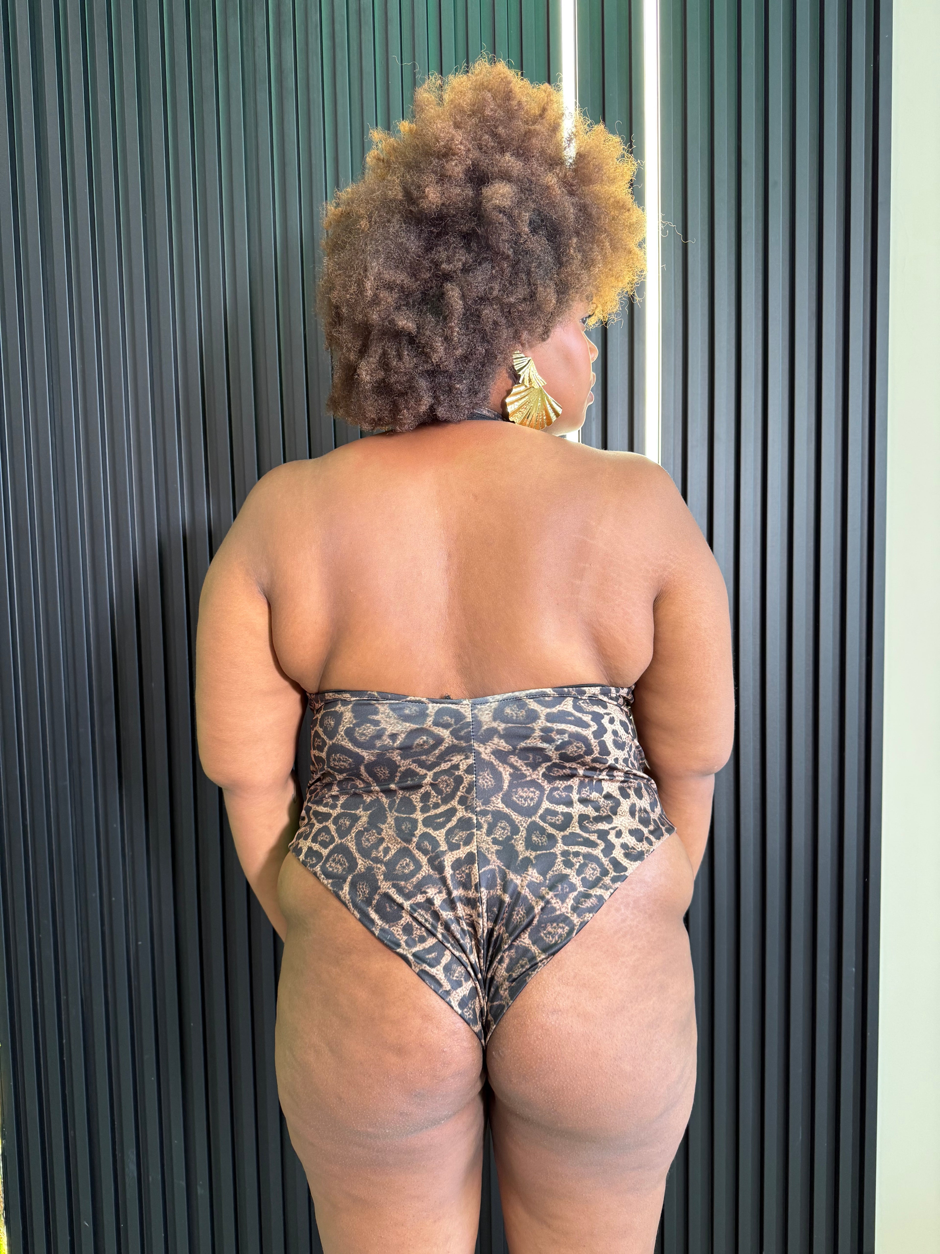 Monokini Versus Edition
