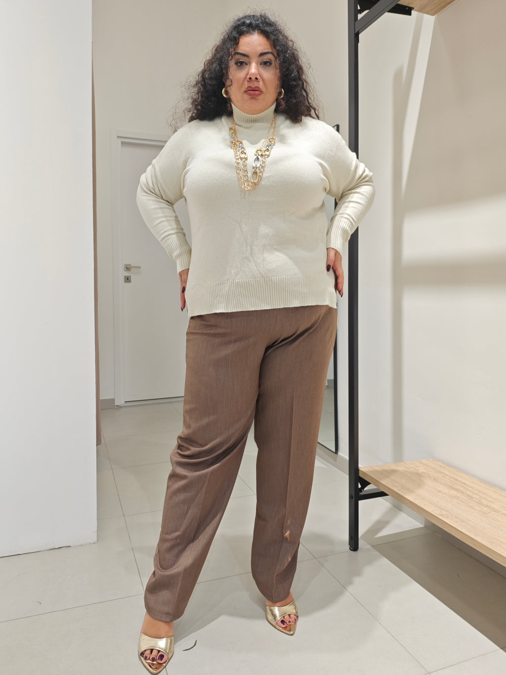 Pantaloni Basic Camel