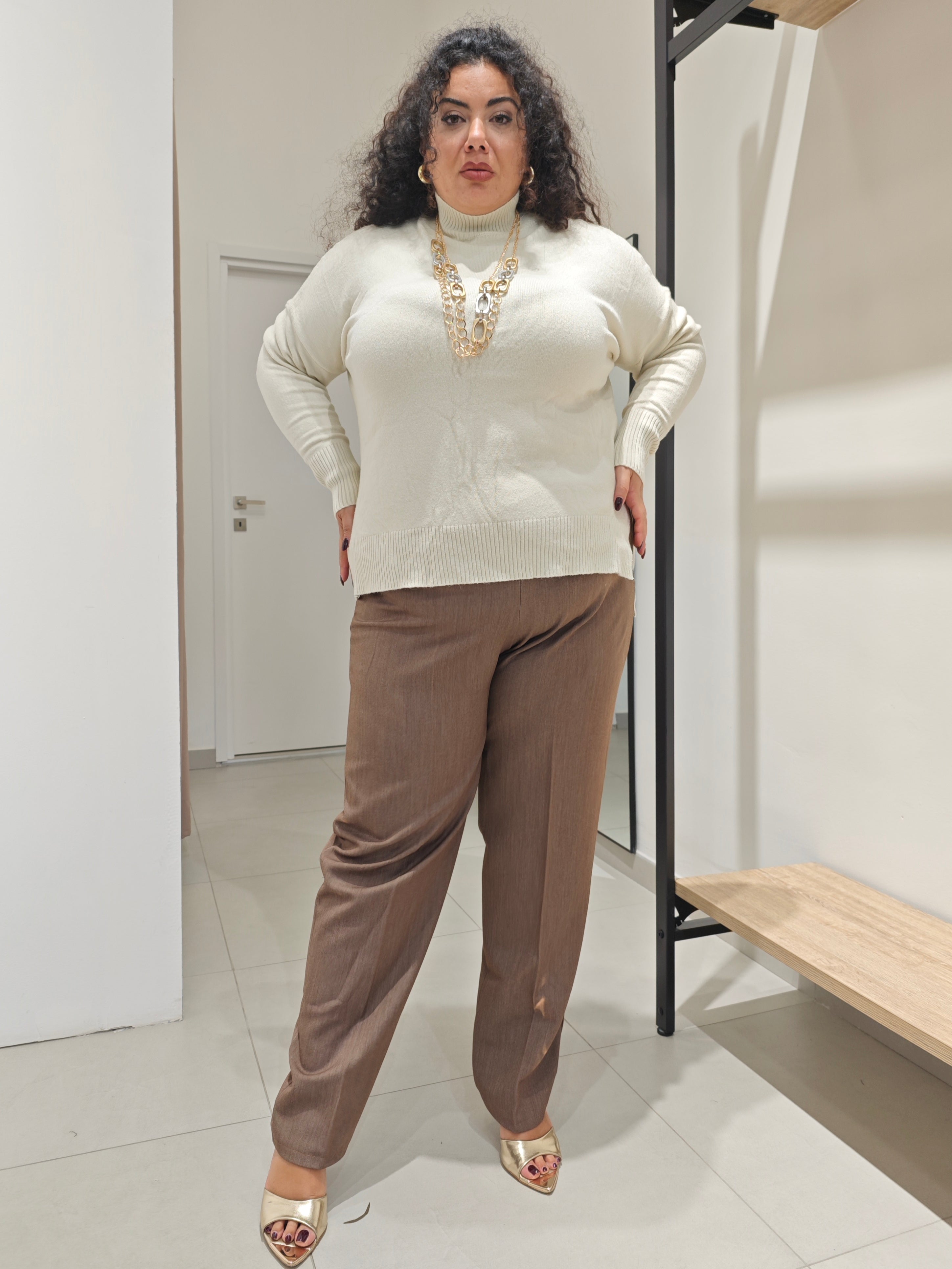 Pantaloni Basic Camel