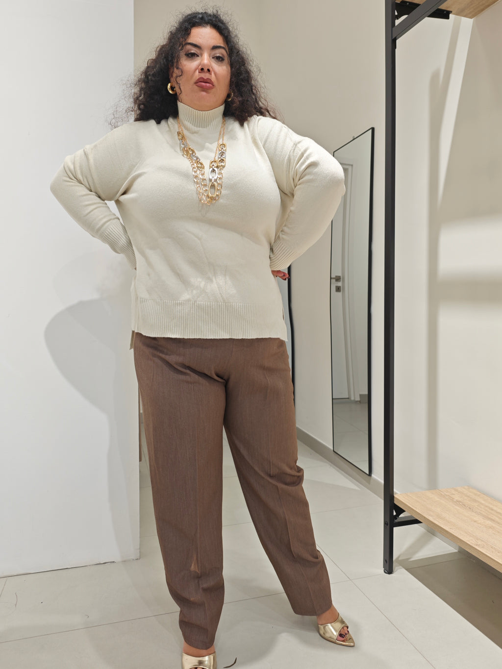 Pantaloni Basic Camel